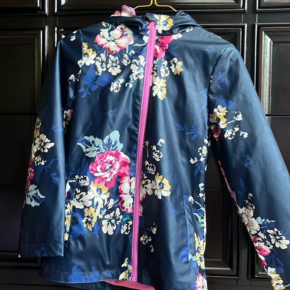 Joules kids 9/10yr rain coat navy blue with floral